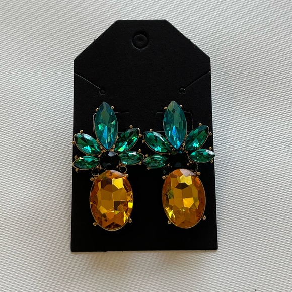 Betsy Johnson Earrings - Picture 2 of 5